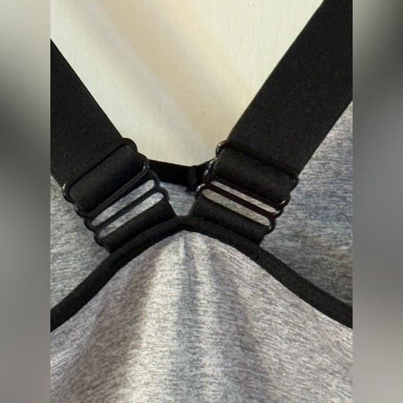 GREY JUICY COUTURE SPORTS BRA - Picture 4 of 12